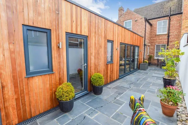 Queen's Walk, Stamford